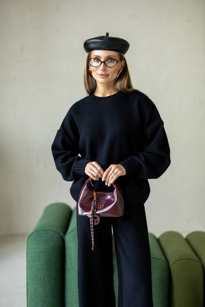 Стильний теплий вязаний костюм чорного кольору 45 фото